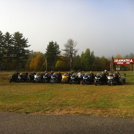 Hiawatha Lodge Inn Eagle River Buitenkant foto