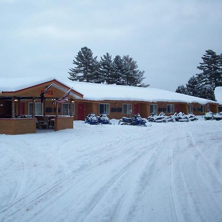 Hiawatha Lodge Inn Eagle River Buitenkant foto