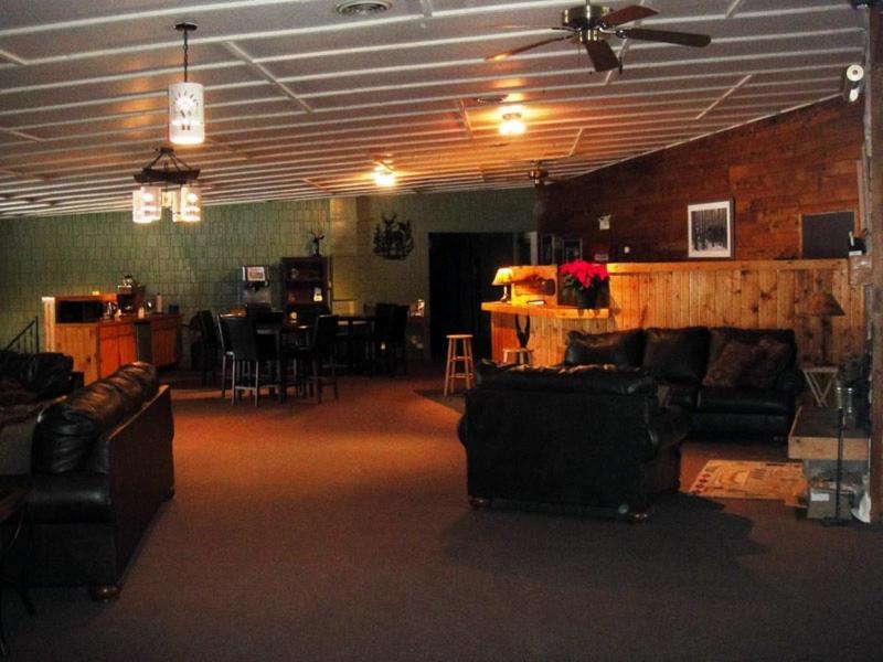 Hiawatha Lodge Inn Eagle River Buitenkant foto