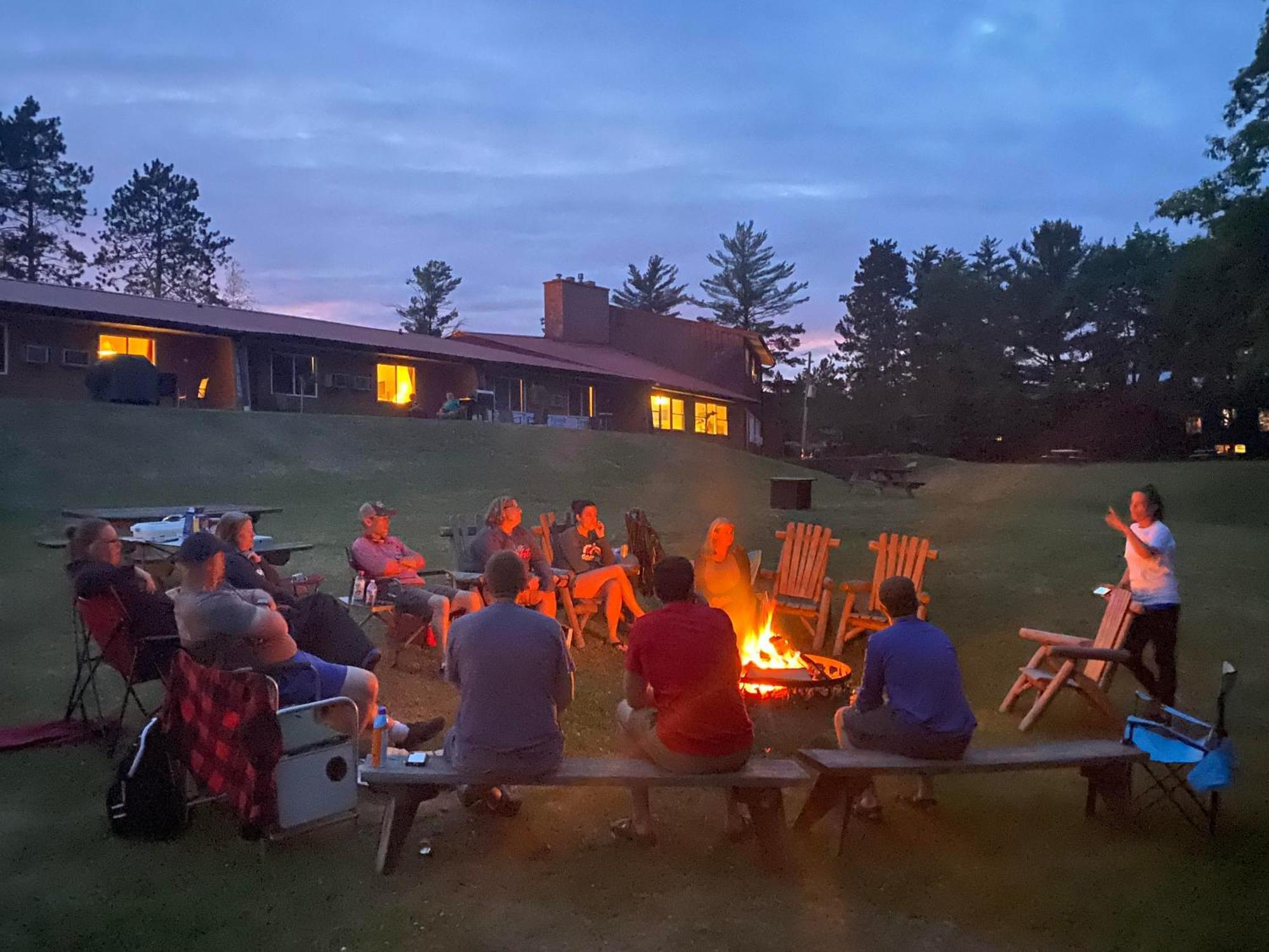 Hiawatha Lodge Inn Eagle River Buitenkant foto