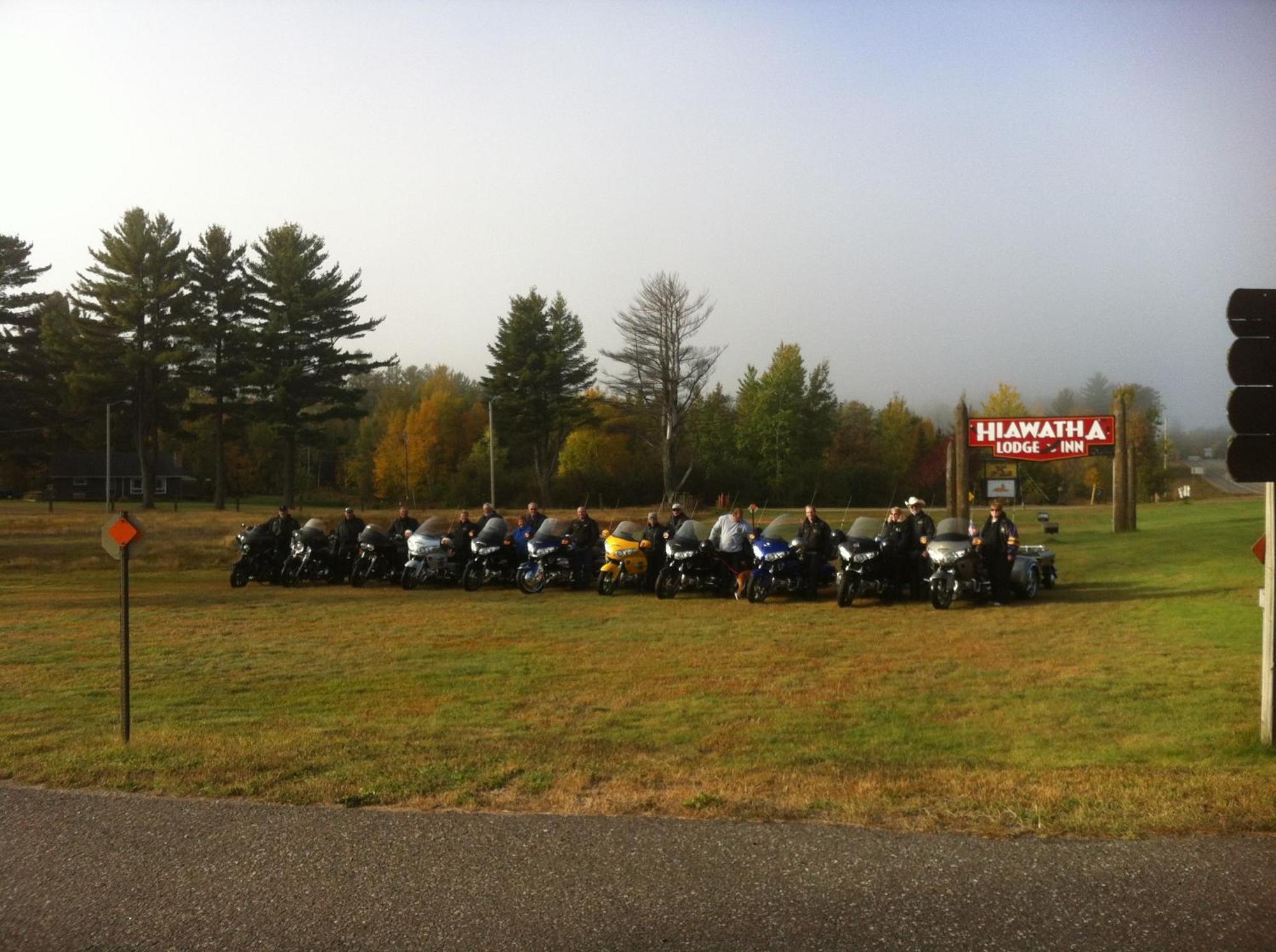 Hiawatha Lodge Inn Eagle River Buitenkant foto